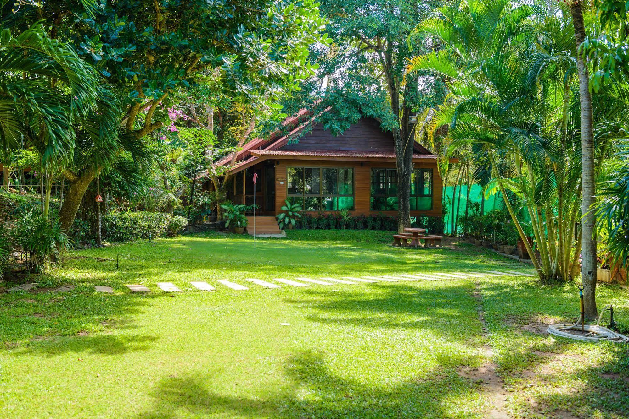 Baansuan Aokhai Beach Resort Mae Phim Exterior foto