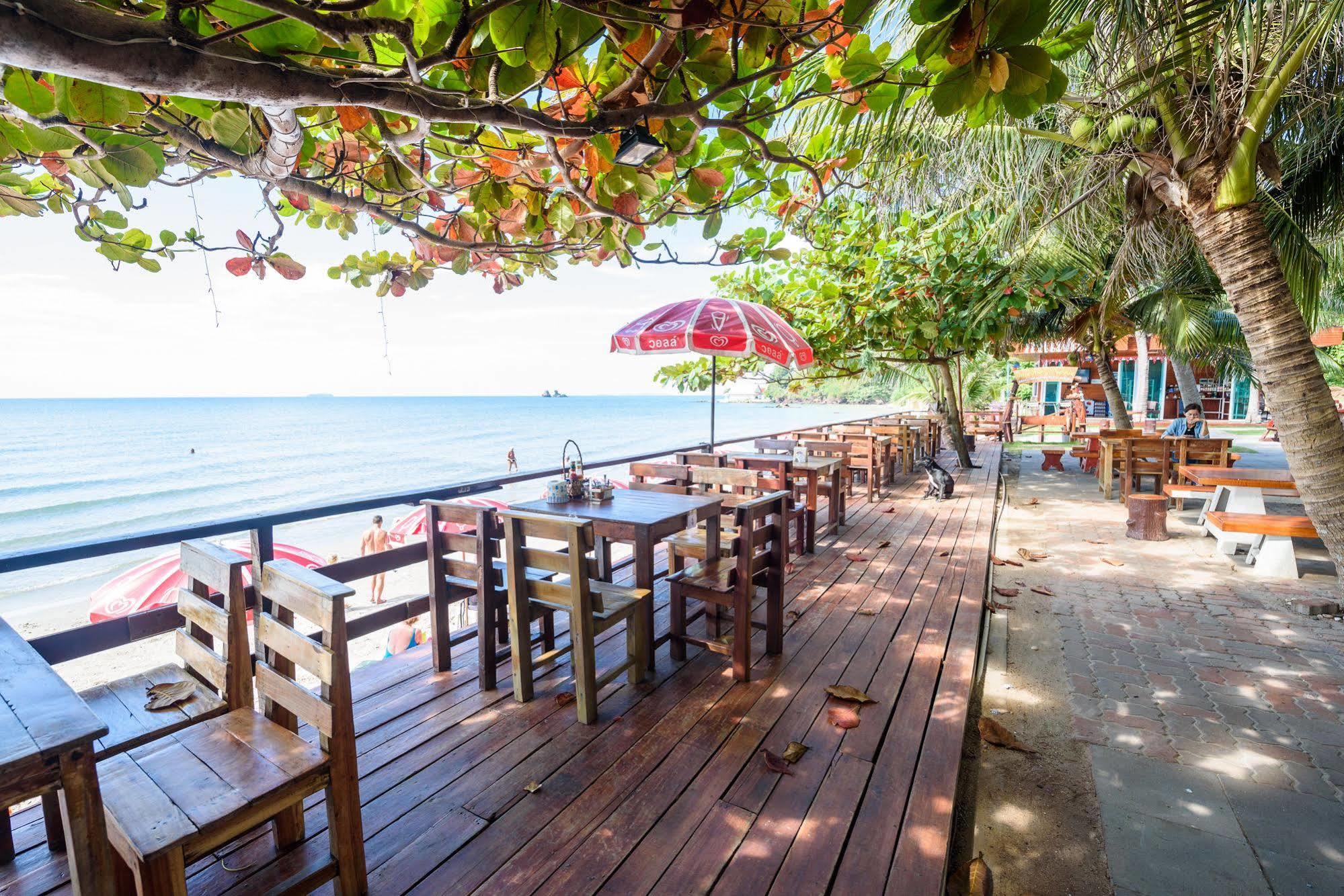 Baansuan Aokhai Beach Resort Mae Phim Exterior foto